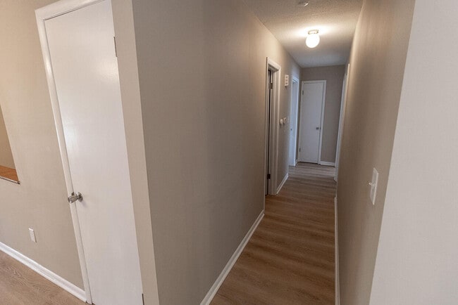 Building Photo - 3006 Lynnwood Dr