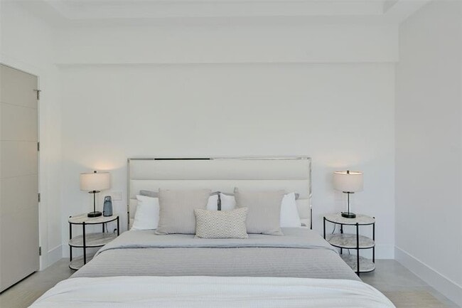 Building Photo - 1111 SE 9th Ave