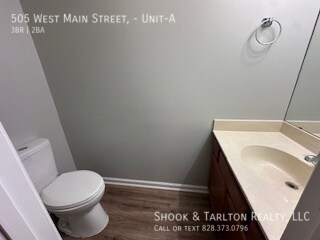 Building Photo - 505 W Main St