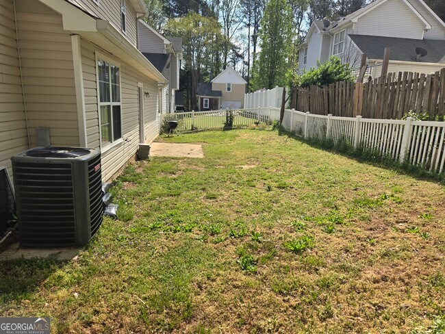 Building Photo - 642 N Fairfield Dr