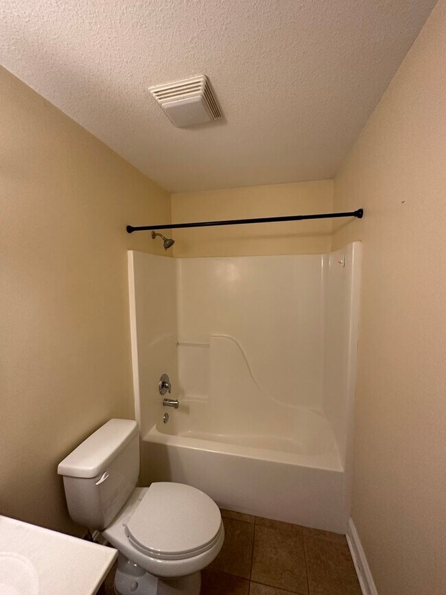 Building Photo - 789 Spence Dr