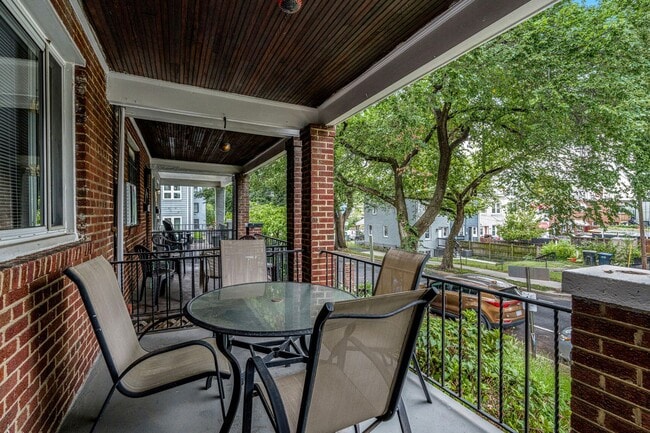 Building Photo - Newly Renovated 4BR/2BA - IMMEDIATE MOVE I...