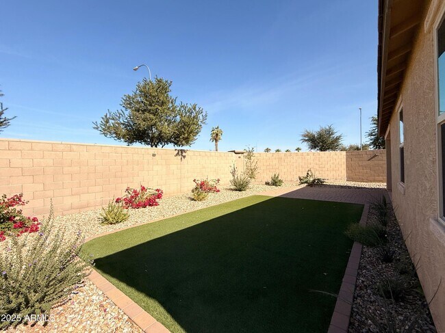 Building Photo - 7516 W Darrel Rd