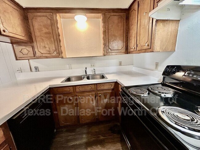 Building Photo - 409 Cousins Ln
