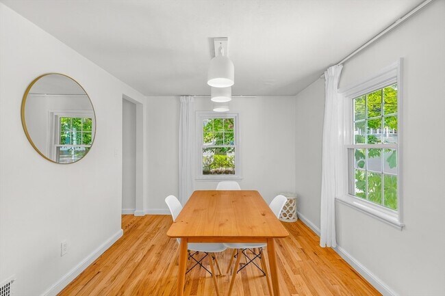 Building Photo - 567 Poplar St