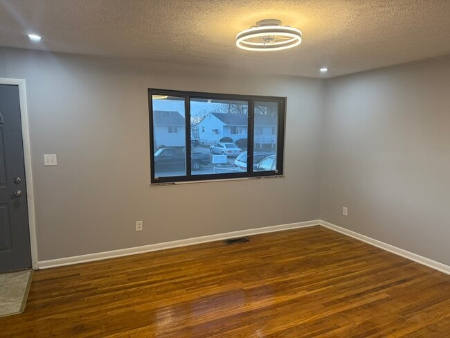 Building Photo - 1894 Pannell Ave