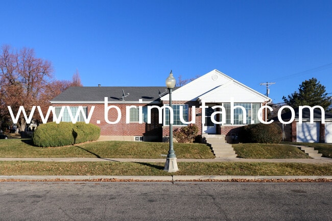 Building Photo - 2613 S Hartford St