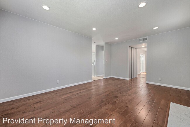 Building Photo - 2 br, 1.5 bath House - 127 N. 9th Street