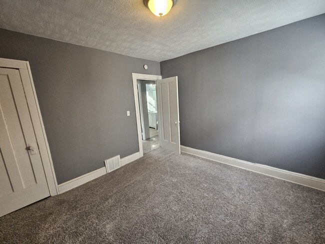 Building Photo - 1149 E 177th St