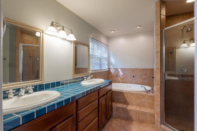 Building Photo - 2182 E Dudley St