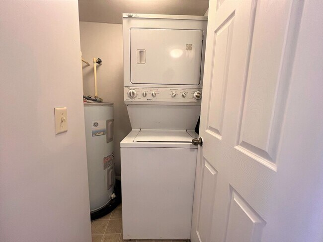 Building Photo - 4803 Normandy Pl