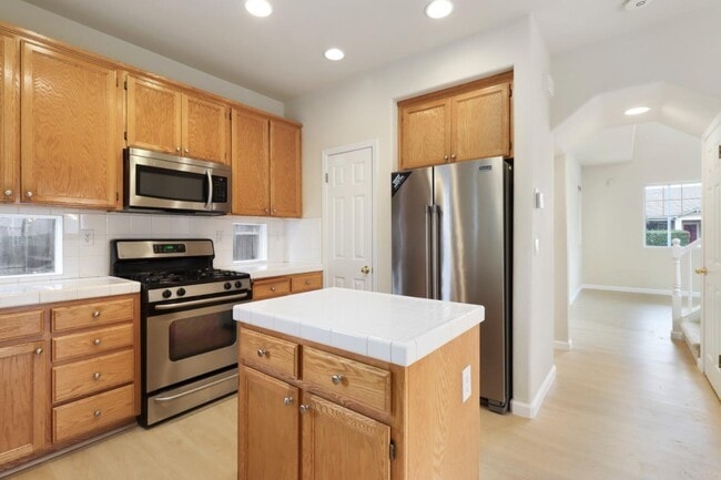 Building Photo - AVAILABLE NOW: HOME IN THE WESTERN EDGE OF...