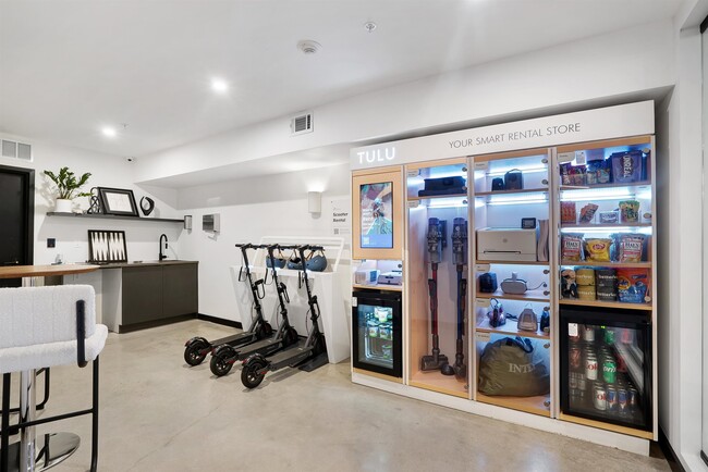 Building Photo - 328 Pacific Ave