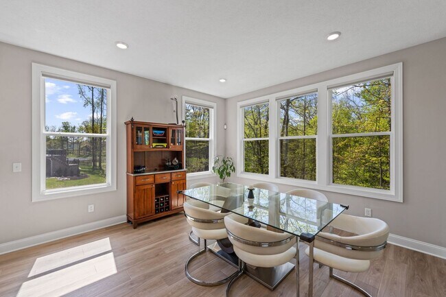 Building Photo - Modern Luxury!  Lakes of Orange Single family home