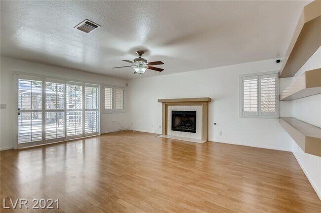 Building Photo - 2036 Shadow Brook Way