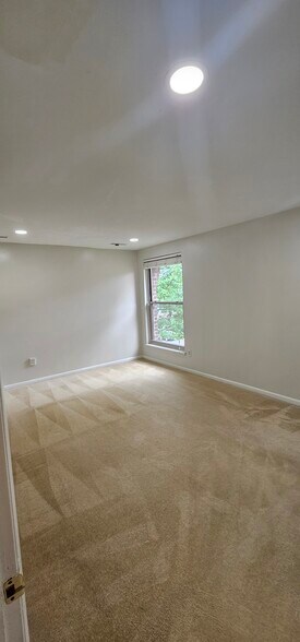 Building Photo - 8310 Tobin Rd
