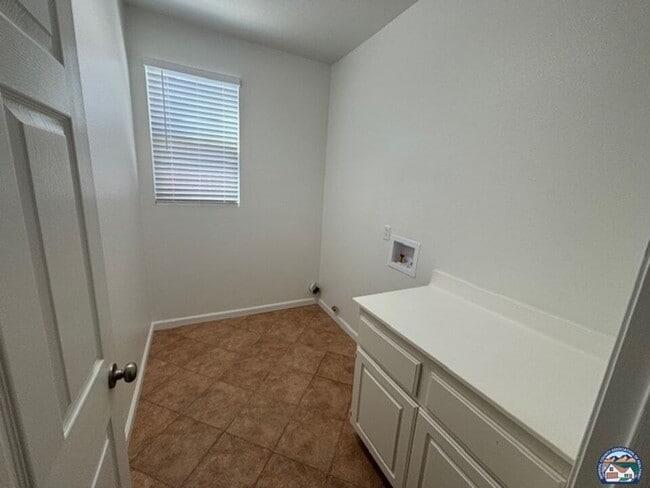 Building Photo - 1364 Valleyview Ave