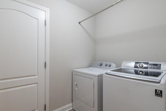 Building Photo - 27 Colorado Springs Way