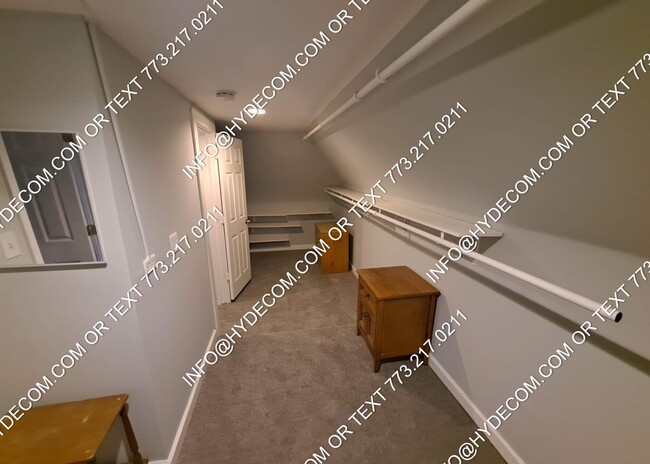 Building Photo - 8723 S Racine Ave