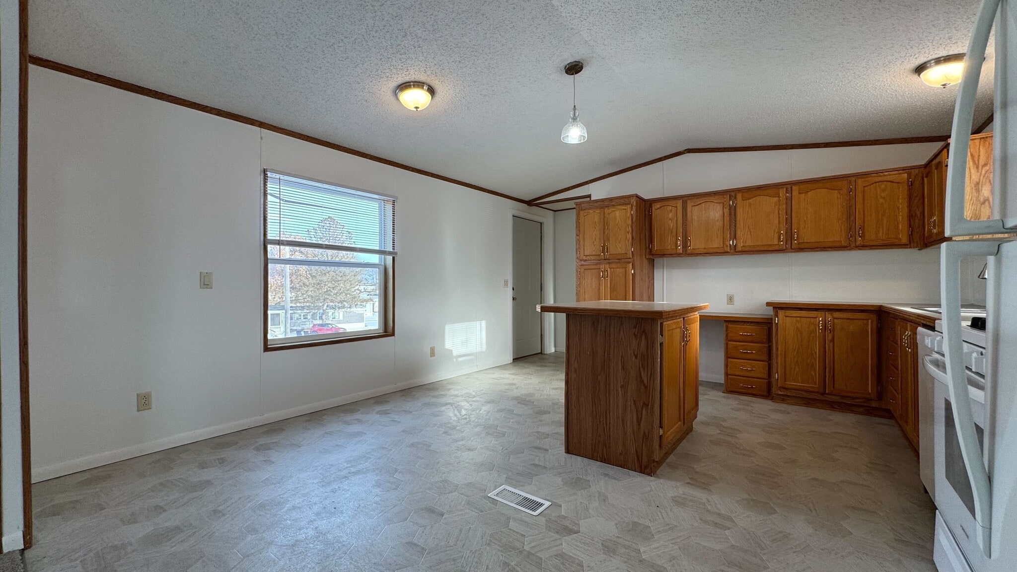 Building Photo - 2004 Falcon Terrace NW