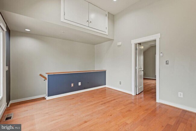 Building Photo - 2735 Cassedy St