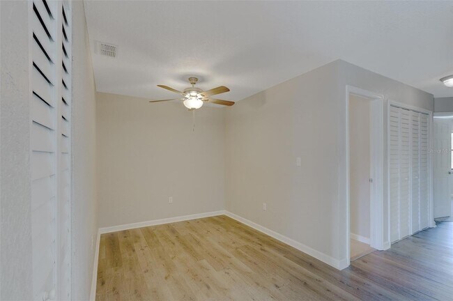 Building Photo - 12293 Sailwinds Dr