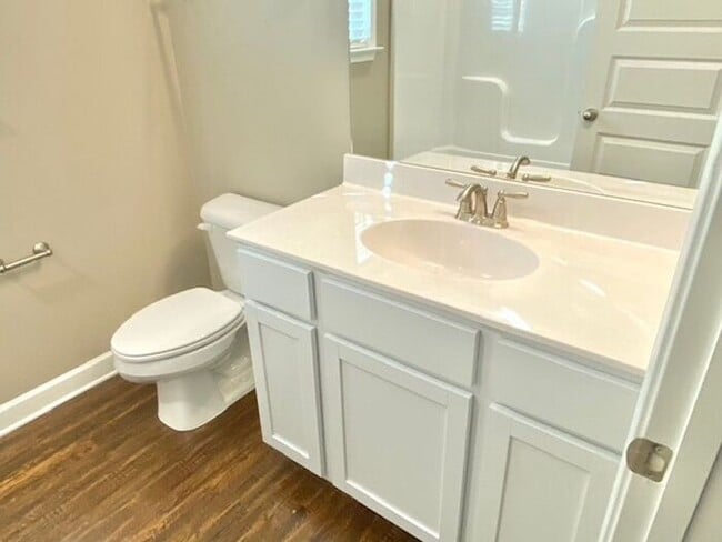 Building Photo - Now Leasing A 4 Bedroom 3 Bath Home In Oak...