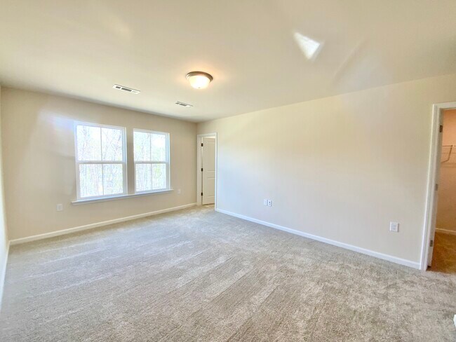 Building Photo - 836 Falls Grove Trl