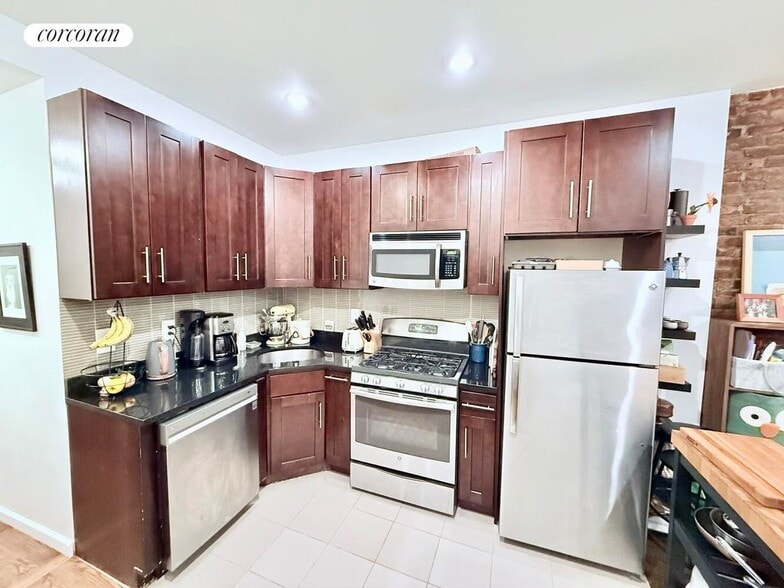 Building Photo - 317 4th Ave