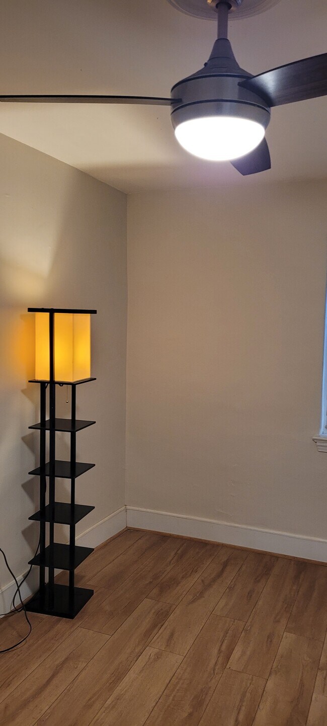 Building Photo - 1248 16th St NE