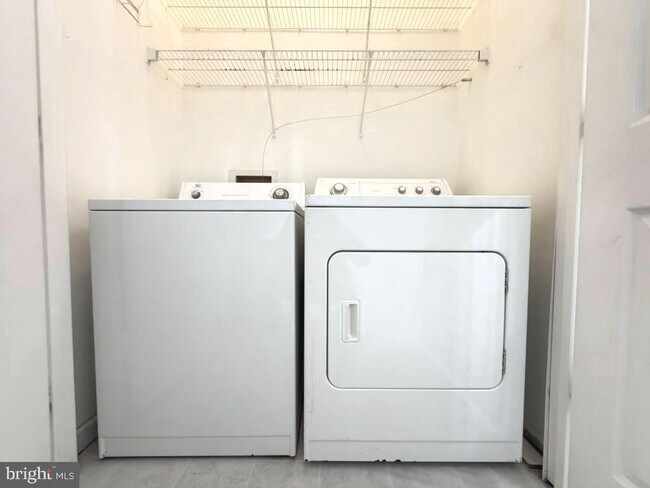 Building Photo - 5004 Stone Shop Cir