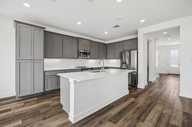 Building Photo - 1021 Chapote Ter