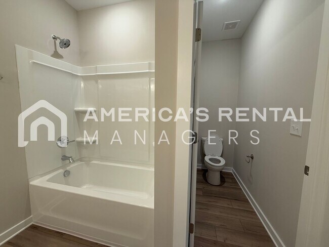 Building Photo - Home for rent in Riverside! Available to View Now!