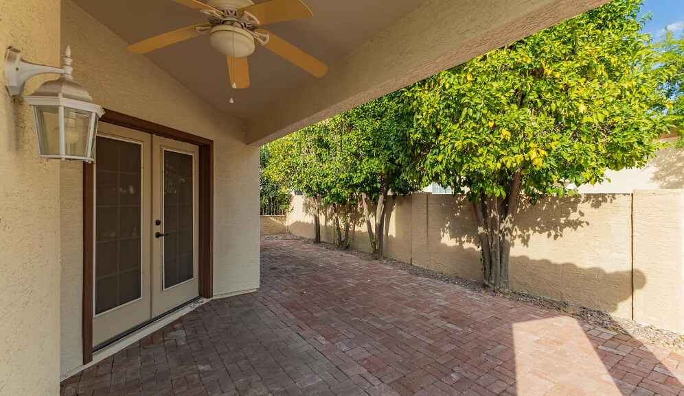 Building Photo - 517 S Paradise Dr