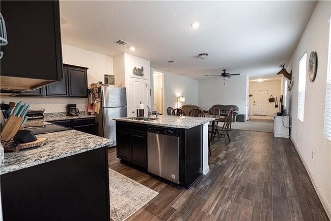 Building Photo - 114 Woodpecker Run