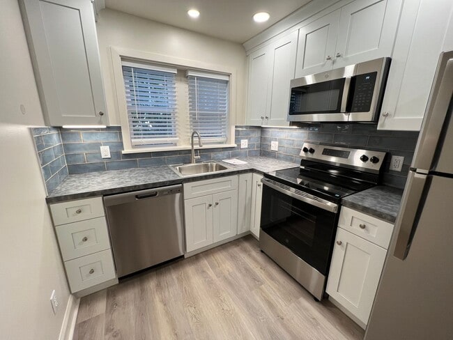 Primary Photo - Newly Renovated 1 Bedroom with Washer & Dryer in Neffsville, Electric included!