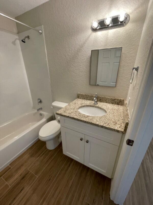 Building Photo - M0NTANTE Montante Blvd