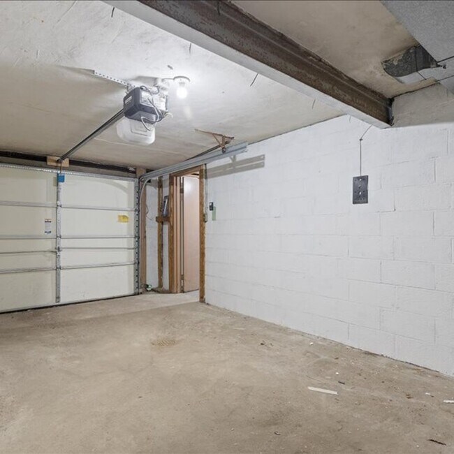 Building Photo - 227-229 Shadyhill Road