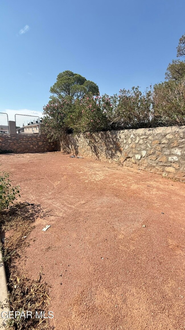 Building Photo - 11621 Marsh Mccall Way