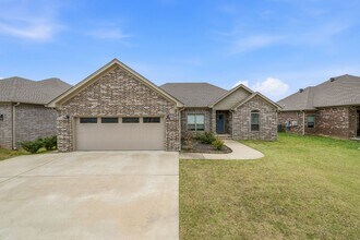 Building Photo - Mins from LRAFB with Solar panels