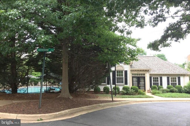 Building Photo - 4653 Lambert Dr