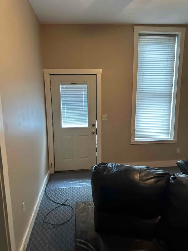 Building Photo - 379 Broad St