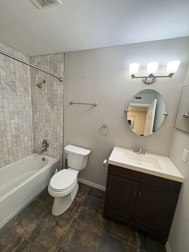 Building Photo - 1019 N Tremain St