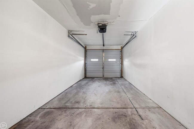 Building Photo - 24597 N Meadow Dr