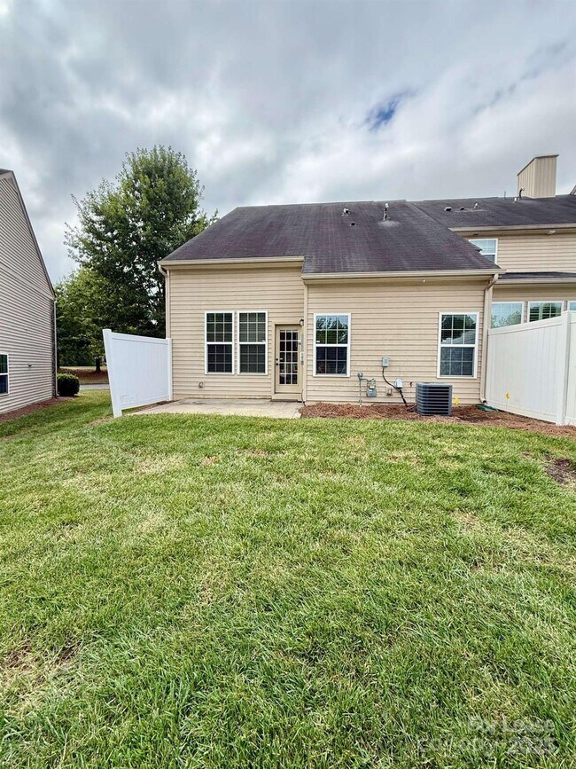 Building Photo - 9516 Birkwood Ct