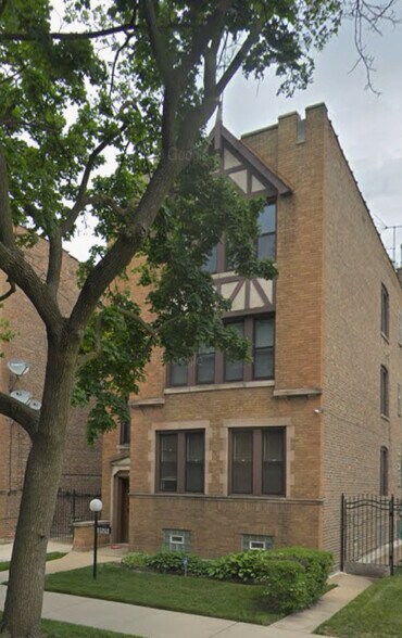 Primary Photo - 8929 S Blackstone Ave