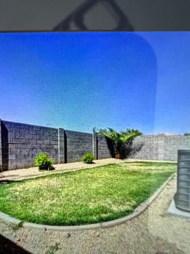 Building Photo - 11754 W Mauna Loa Ln