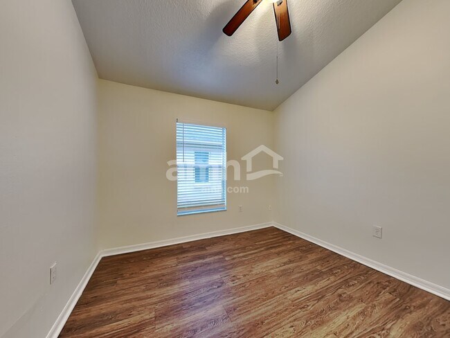 Building Photo - 197 Thornbury Dr