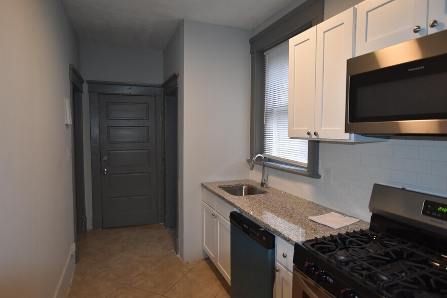 Building Photo - 2914 Idlewood Ave