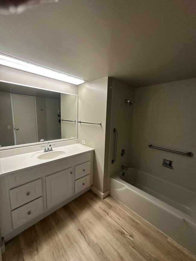 Building Photo - 84-710 Kili Dr #1215